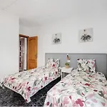Apto Blue Pool Floritas Apartman